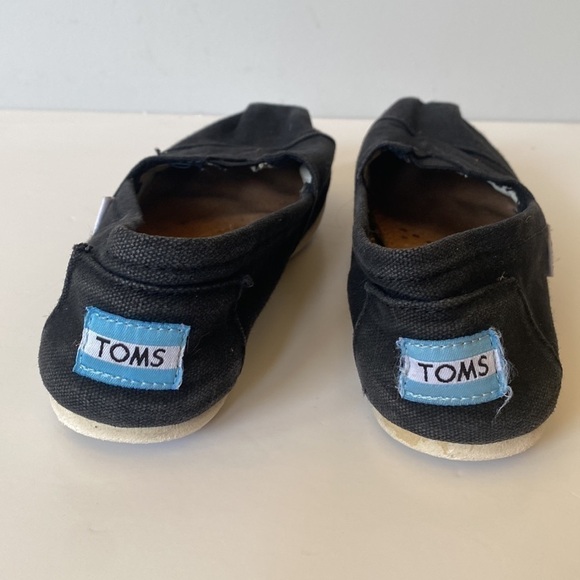 TOMS black classic slip on canvas shoes - Picture 6 of 10